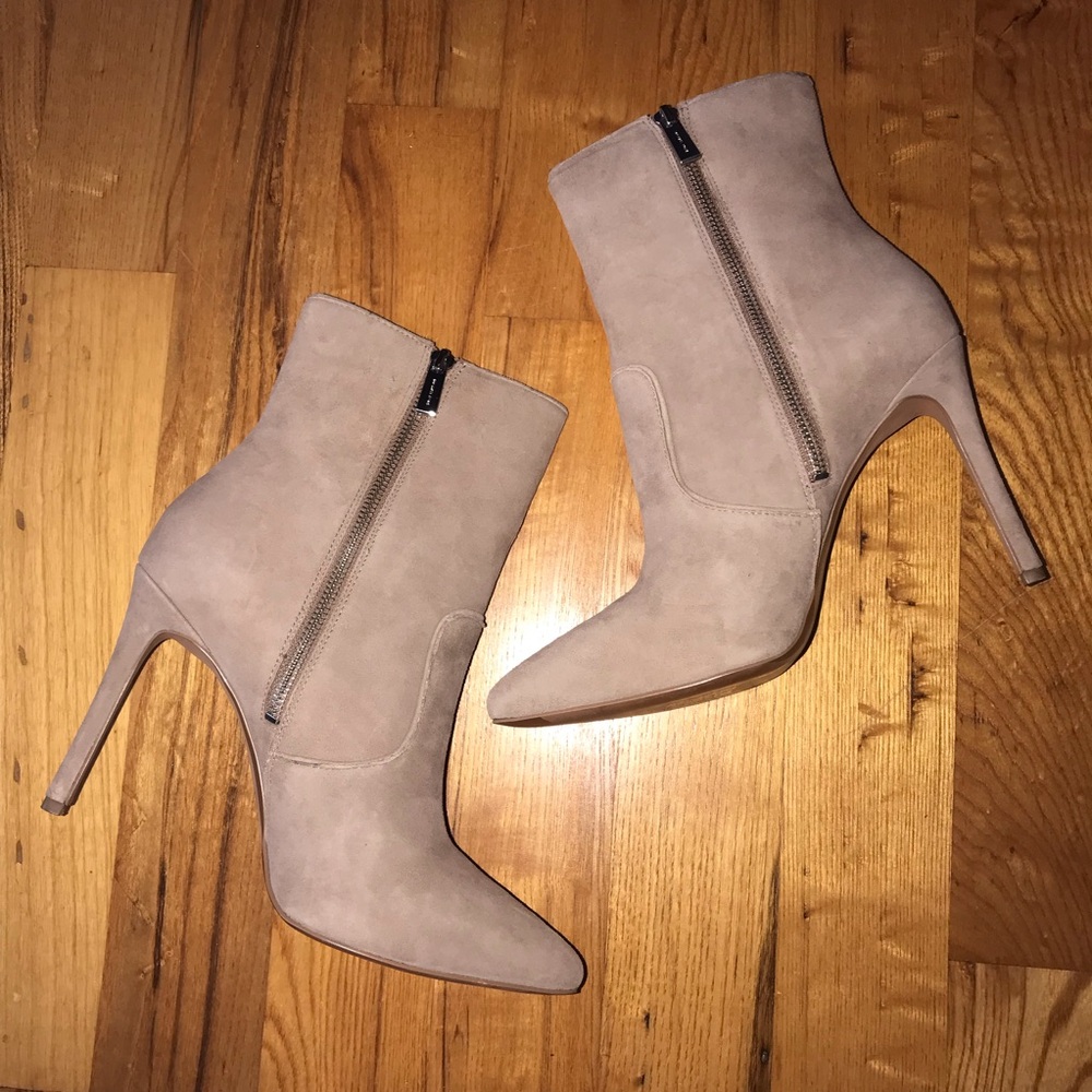 Michael Kors Blaine Suede Ankle Booties Heels - Picture 5 of 12